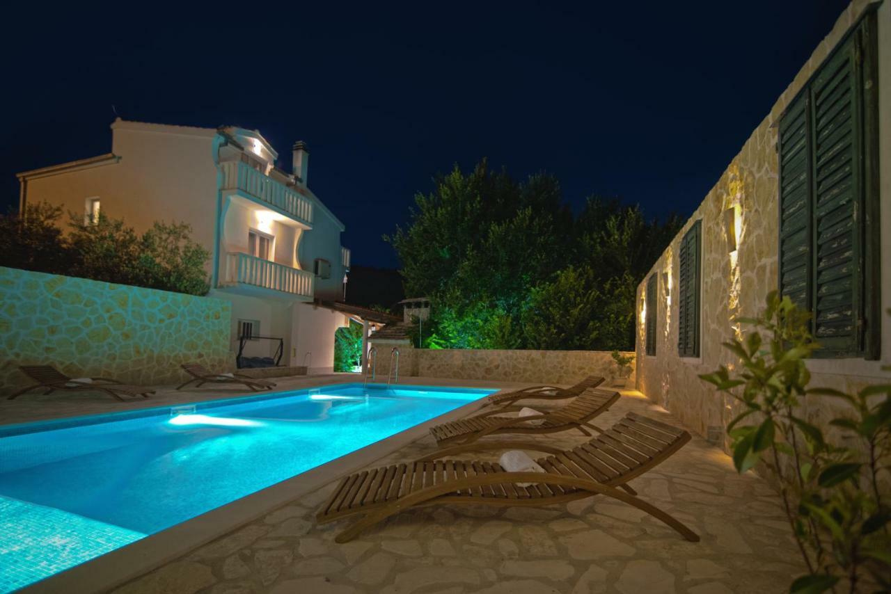 Marta, Near Split, Private Pool And Cinema Villa